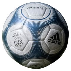 Погружаемся в ЕВРО 24 вместе с мячом  Adidas FUSSBALLLIEBE!