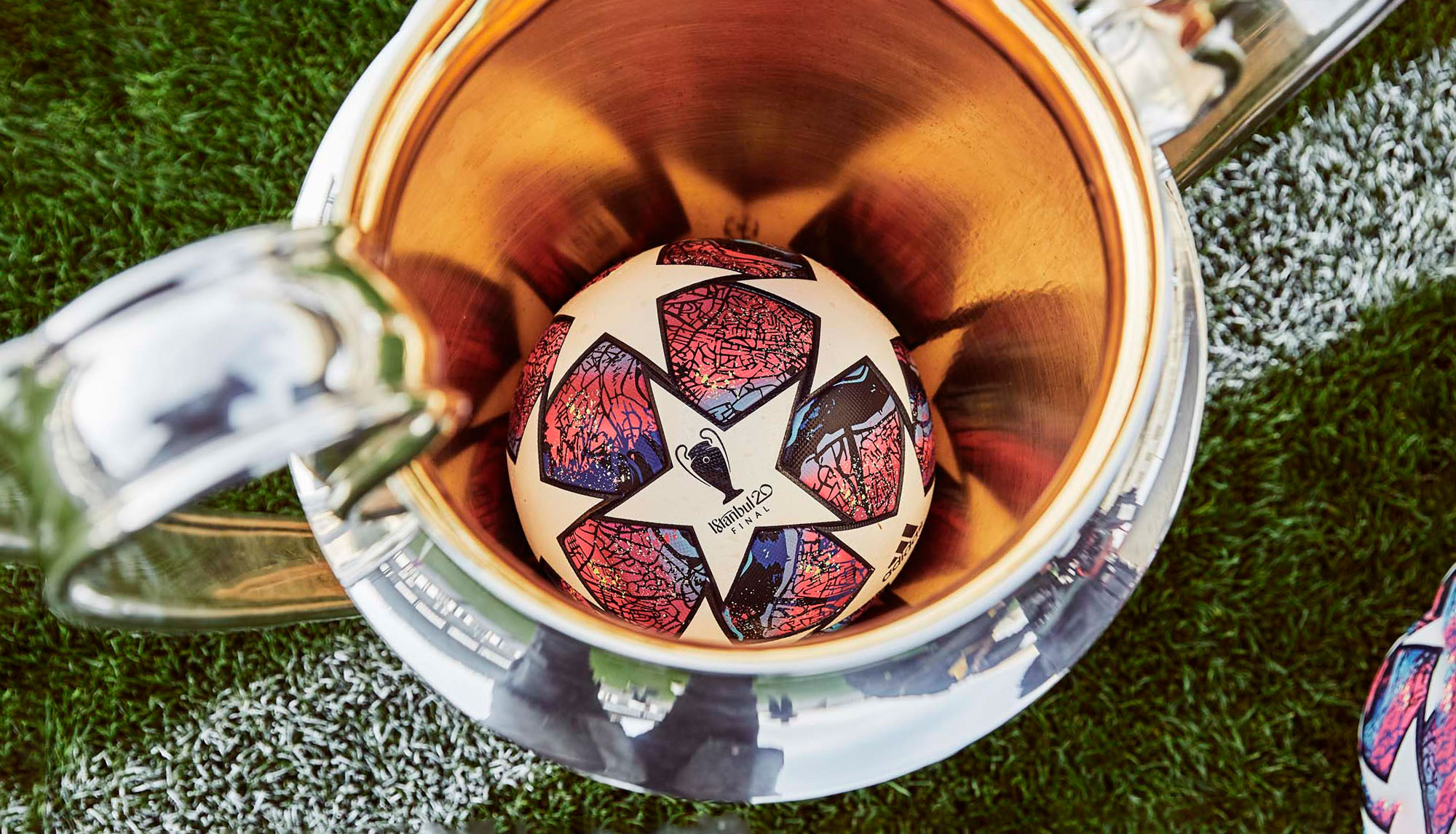 Официальный мяч Лиги Чемпионов 2020 — Adidas FINALE ISTANBUL!
