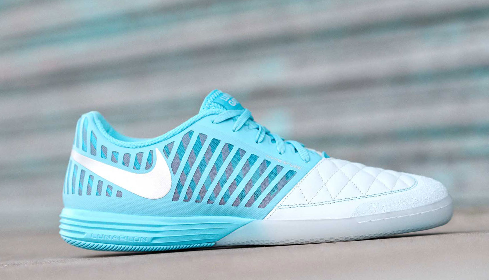 Nike анонсируют релиз новой расцветки футбольных кроссовок Lunar Gato II "Blue/Metallic Silver"