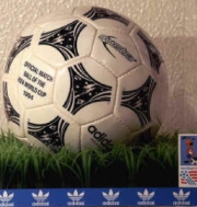 Футбольный мяч Адидас Чемпионата Мира по футболу 1994 года