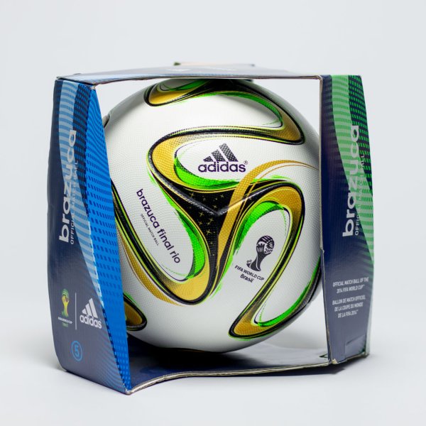 Коллекционный мяч чемпионата мира 2014 Adidas Brazuca Final Rio OMB AG84000