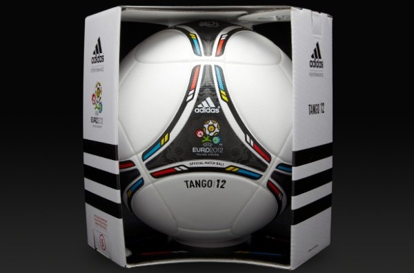 Футбольный мяч Адидас Tango 12 - официальный мяч чемпионата Европы Евро 2012 