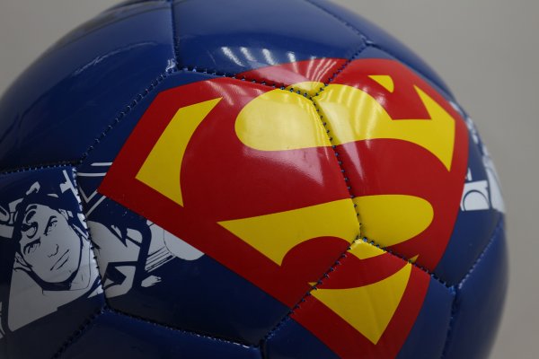 Дитячий футбольний м'яч Puma Superhero Lite 350g Розмір·4 Superman 082763-51 082763-51