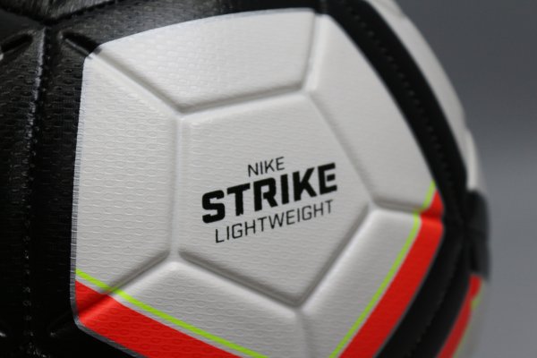 Дитячий футбольний м'яч Nike STRIKE 290 грам Розмір-5 SC3127-100