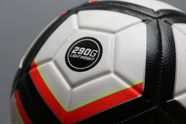 Детский футбольный мяч Nike STRIKE 290 грамм Размер-5 SC3127-100