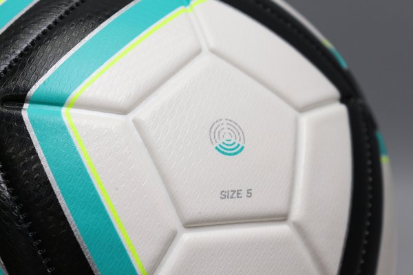 Детский футбольный мяч Nike STRIKE 350 грамм SC3126-100