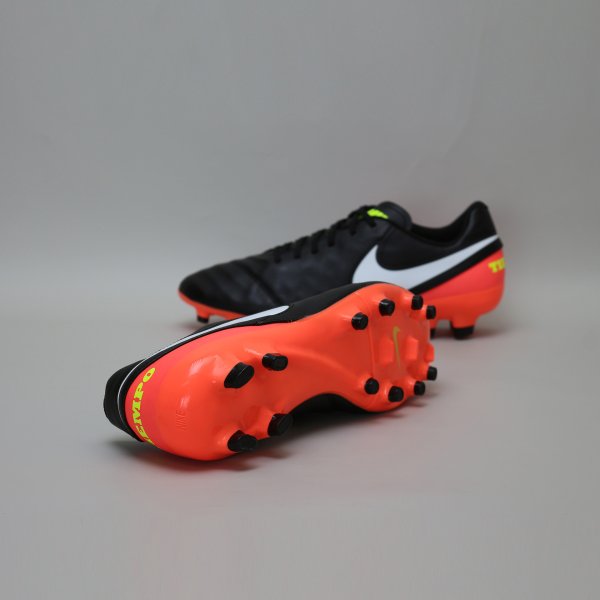 Бутси Nike Tiempo GENIO II Leather FG 819213-018 Black/Orange 819213-018