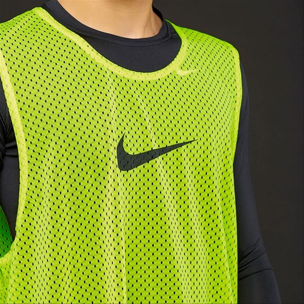 Футбольная манишка Nike | Салатовая 910936-702