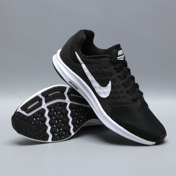 Кроссовки для бега Nike DOWNSHIFTER 852459-002 black 852459-002