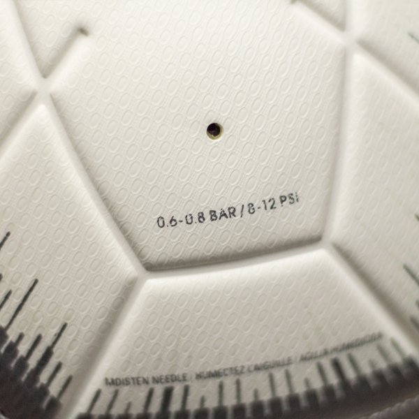 Футбольний м'яч Nike Strike SC3496-100