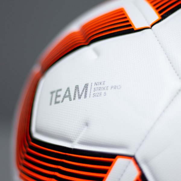 Футбольний м'яч Nike Strike FIFA Розмір-5 SC3539-101 - зображення 7