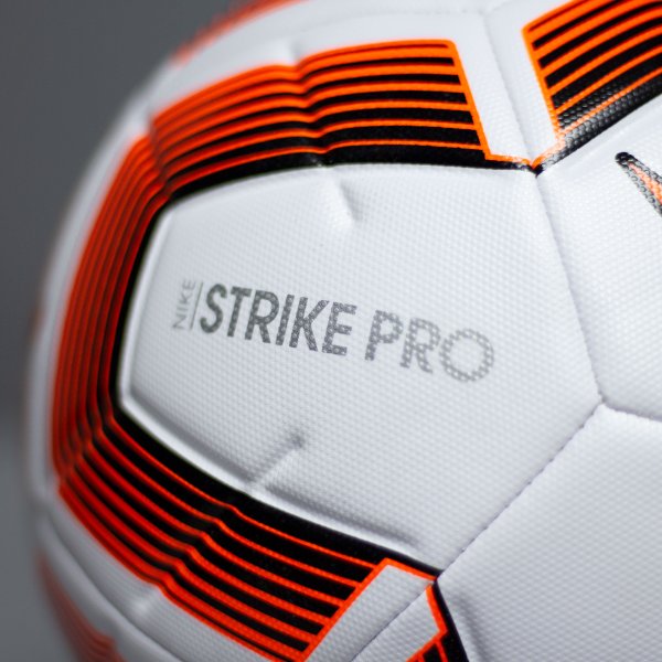 Футбольний м'яч Nike Strike FIFA Розмір-5 SC3539-101 - зображення 6