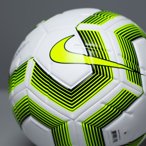 Футбольный мяч Nike Strike FIFA Размер-5 SC3539-100