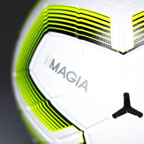 Футбольний м'яч Nike Magia FIFA PRO SC3536-100