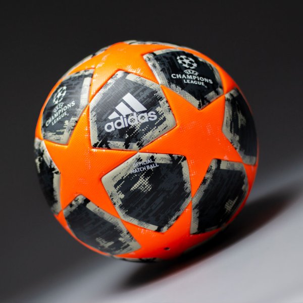 Футбольный мяч Adidas Finale 18 OMB CW4136