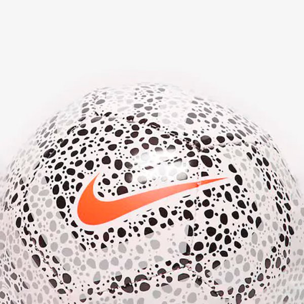 Футбольный мяч Nike CR7 Skills CQ7433-100