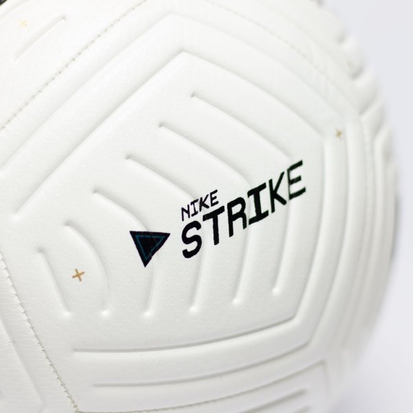 Футбольний м'яч Nike Strike AerowSculpt CN5183-100