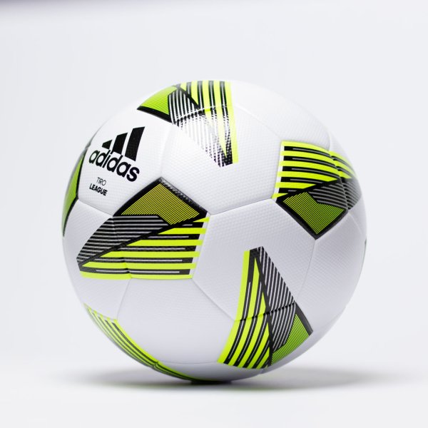 Футбольний м'яч adidas Tiro League FIFA №5 FS0369 FS0369 #4