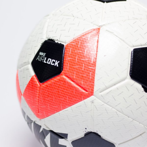 Футбольный мяч Nike Airlock Street X №5 SC3972-100 #6