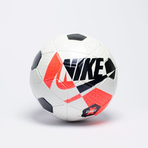 Футбольний м'яч Nike Airlock Street X №5 SC3972-100 #3