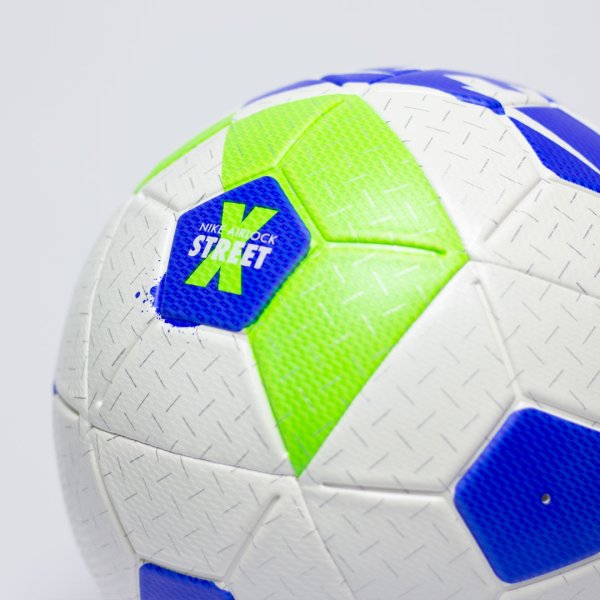 Футбольный мяч Nike Airlock Street X №5 SC3972-101 #5
