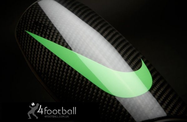 Футбольные щитки Nike Mercurial - Blade CARBON