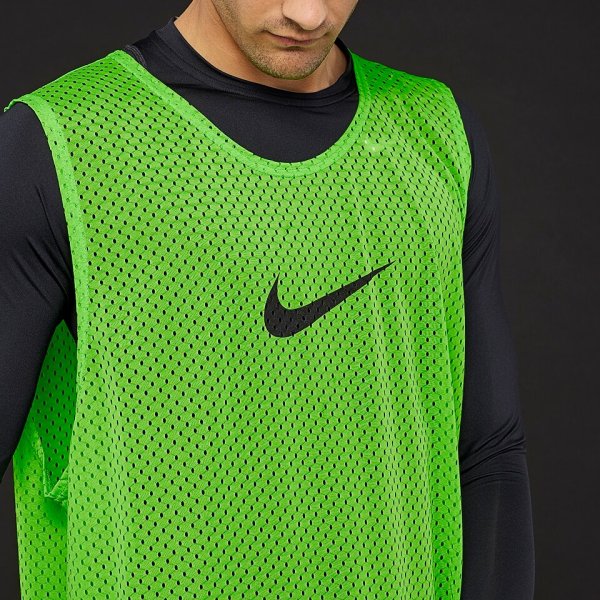 Футбольная манишка Nike | Зеленая 910936-313