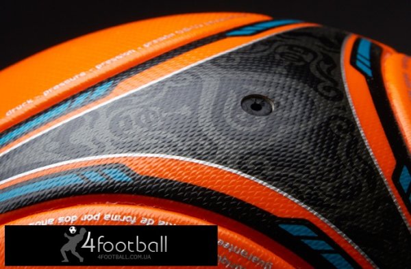 Футбольный мяч Адидас Tango 12 "Winter" - официальный мяч финала Евро 2012