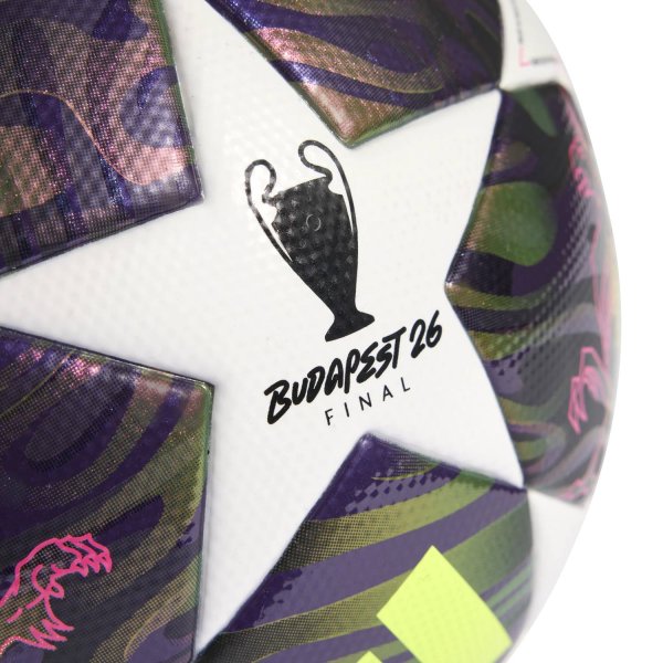 Эмблема финала в Будапеште 2026 на футбольном мяче