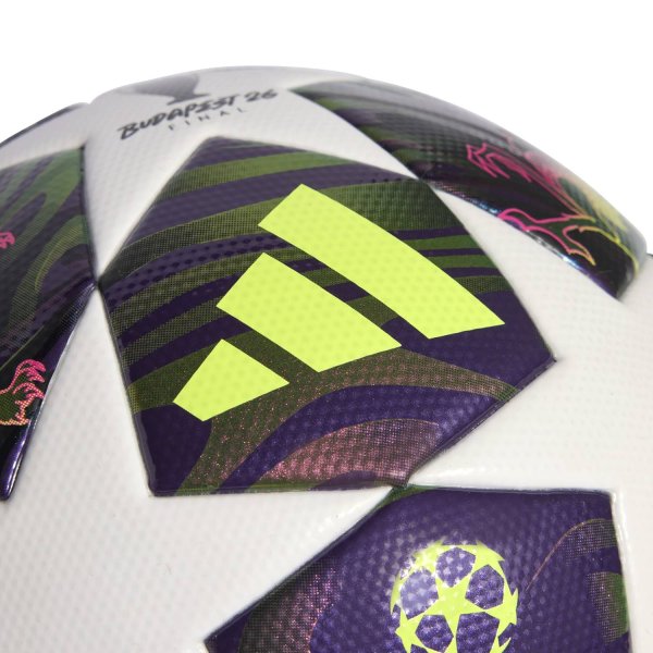 Текстура покрытия и логотип производителя на мяче JX9101