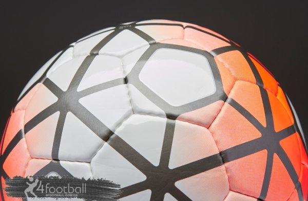 Футбольний м'яч Nike CLUB 15/16 Розмір·4 - Профи SC2724-100