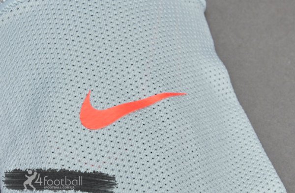 Футбольні щитки Nike Mercurial - FLYLITE SP0291-920