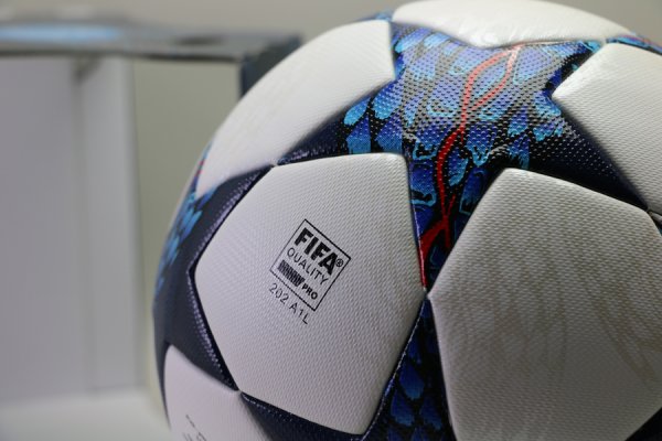 Футбольний м'яч Adidas Finale 2017 CARDIFF OMB - Профи | AZ5200 AZ5200 - зображення 5
