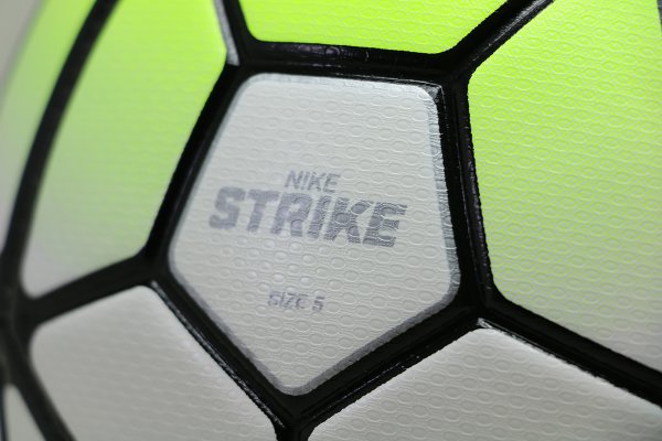 Футбольный мяч Nike Strike "Aerow Trac" Размер-5 LFP | SC2732-100 | ПолуПро SC2732-100