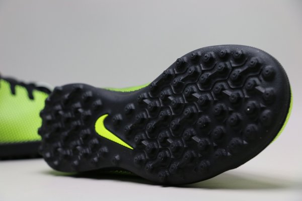 Детские сороконожки Nike Nike BRAVATAX JR II TF 844440-070 black-yellow 844440-070